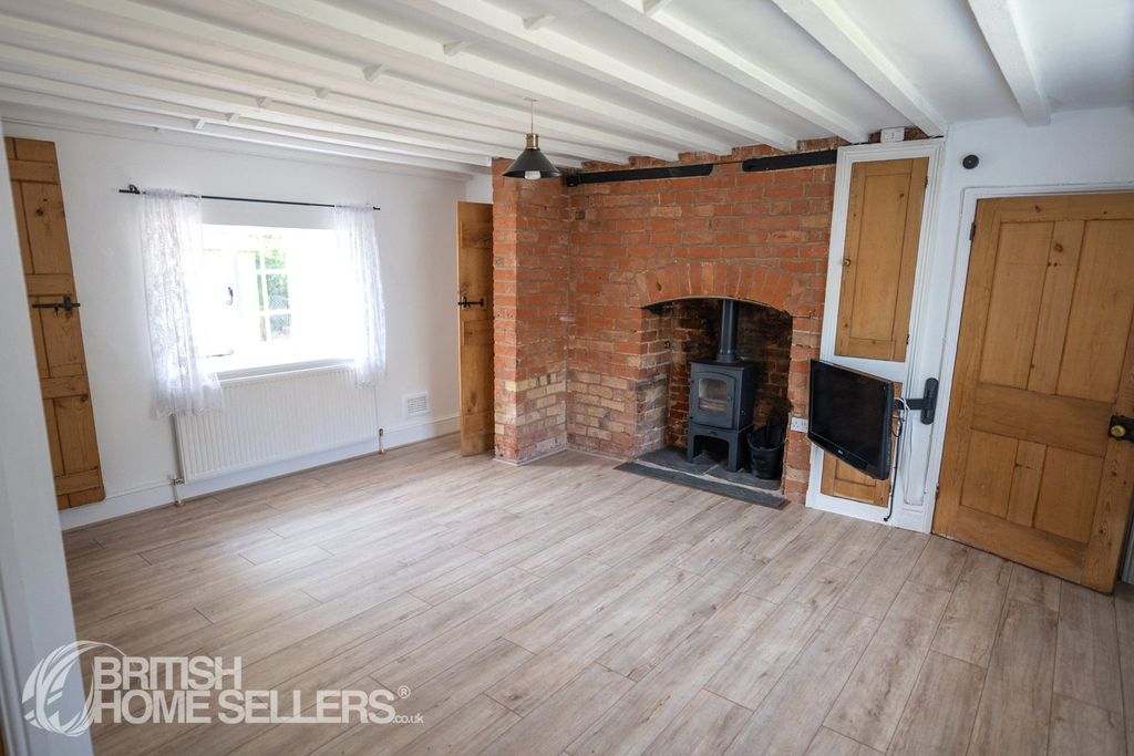 Property photo 2 of 14 Picture No. 11