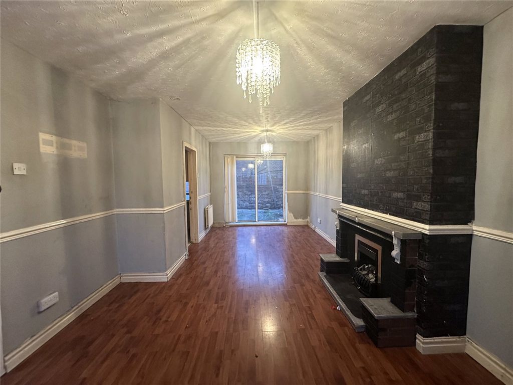 Property photo 2 of 17 Picture No. 16