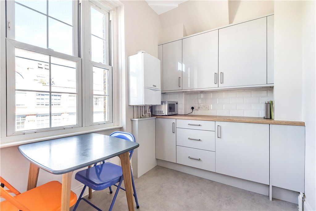 Property photo 2 of 11 Kitchen