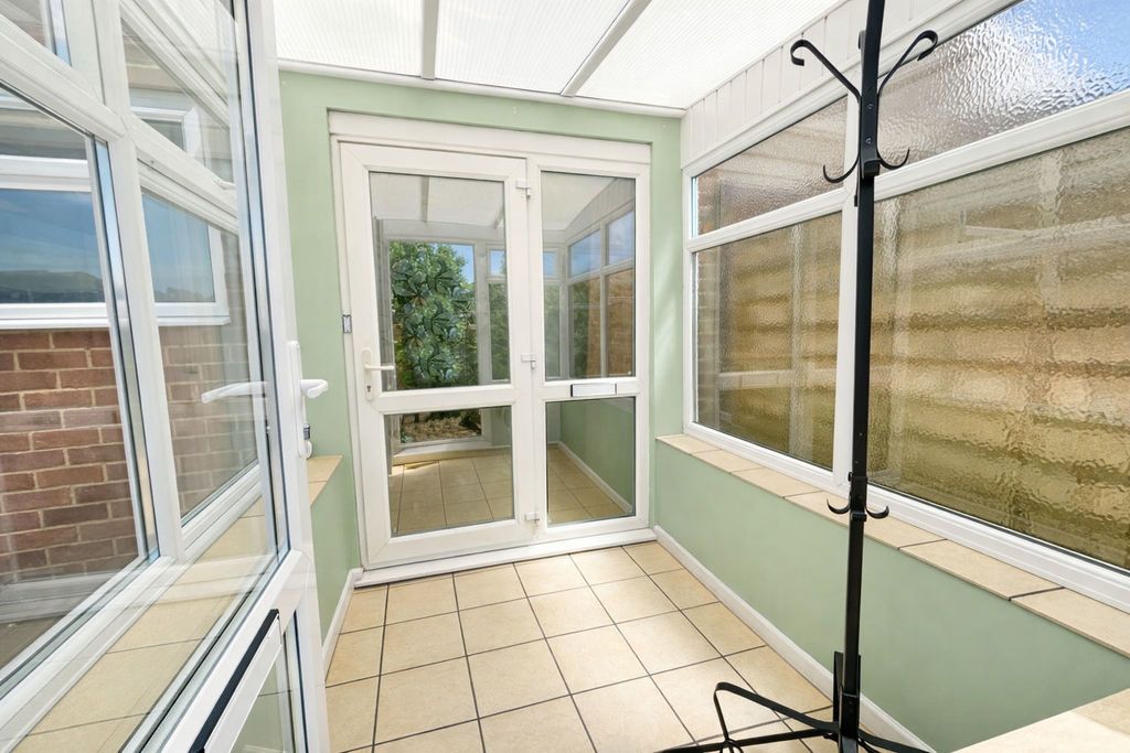 Property photo 3 of 18 Porch