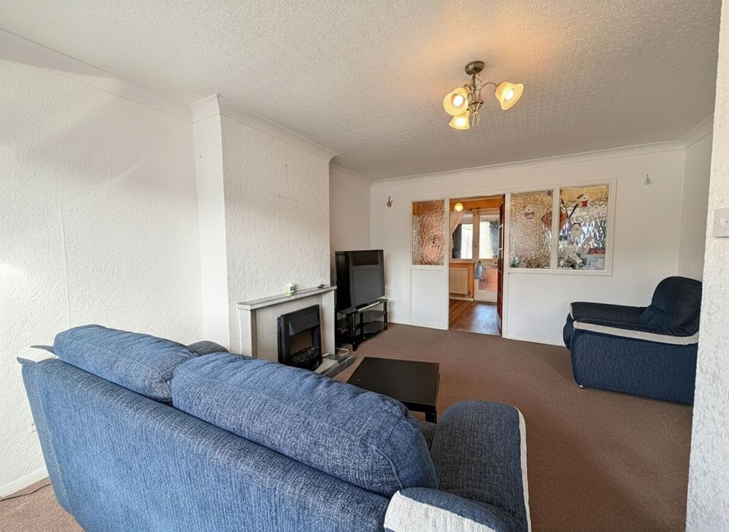 Property photo 2 of 9 Living Room