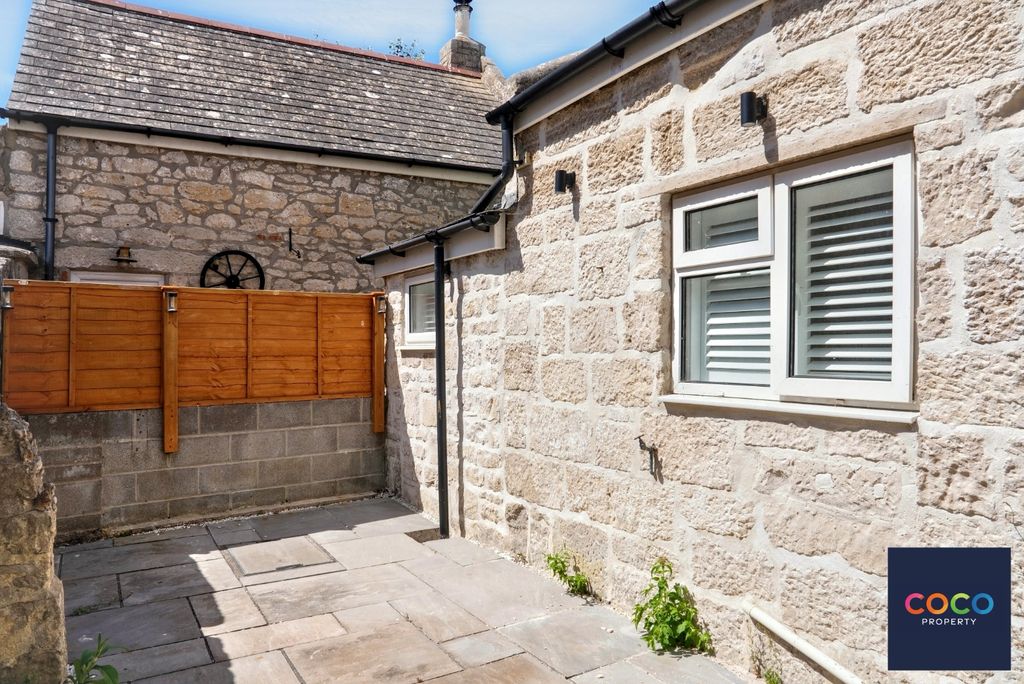 Property photo 3 of 13 4773823