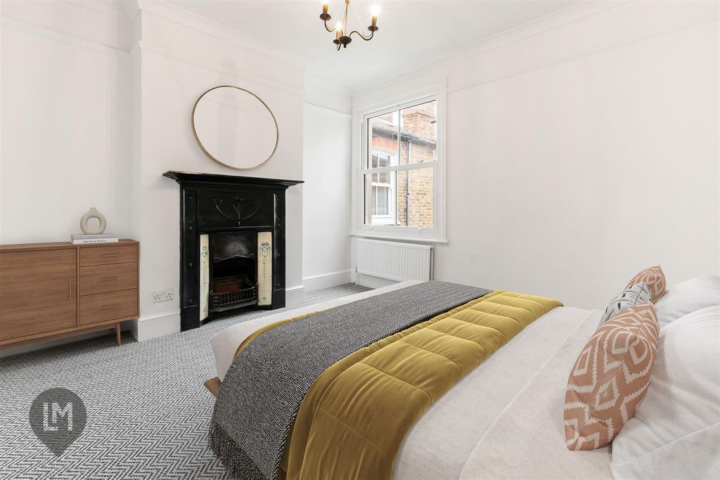 Property photo 3 of 7 Bedroom