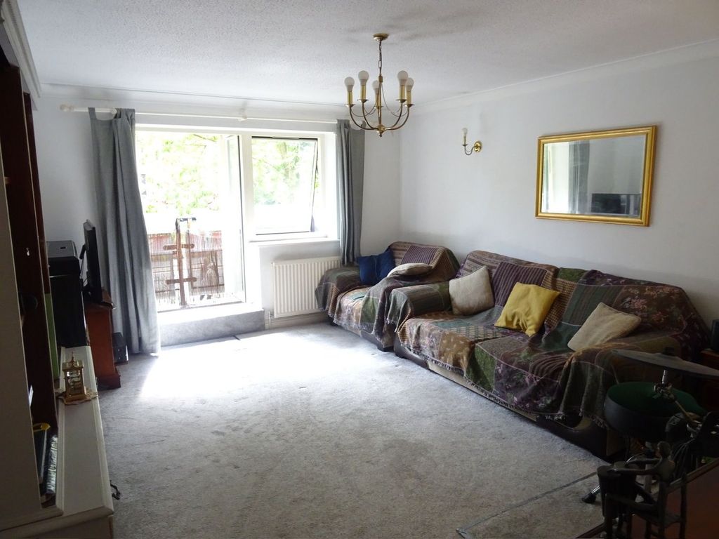 Property photo 2 of 9