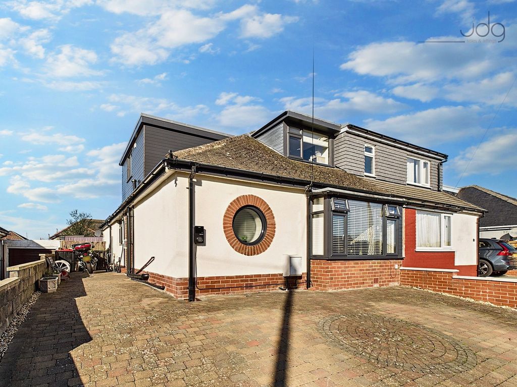 Property photo 1 of 16 Welcome To The Rise