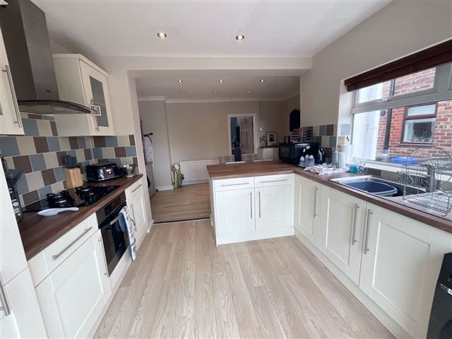 Property photo 3 of 21 Kitchen