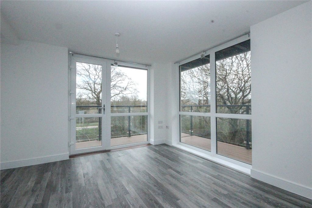 Property photo 3 of 8 Picture No. 02