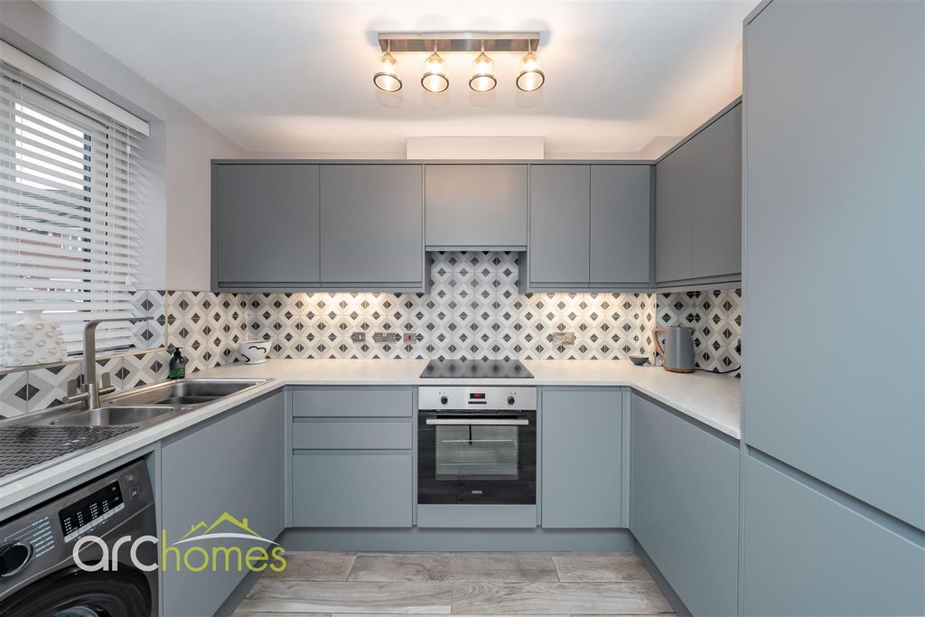 Property photo 3 of 25 Crossfield-4.Jpg