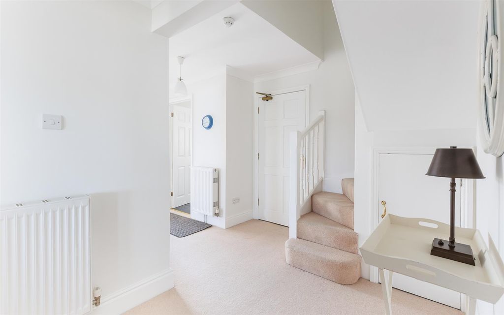 Additional image 11 of 2 bed flat for saleCowes, Isle Of Wight PO31