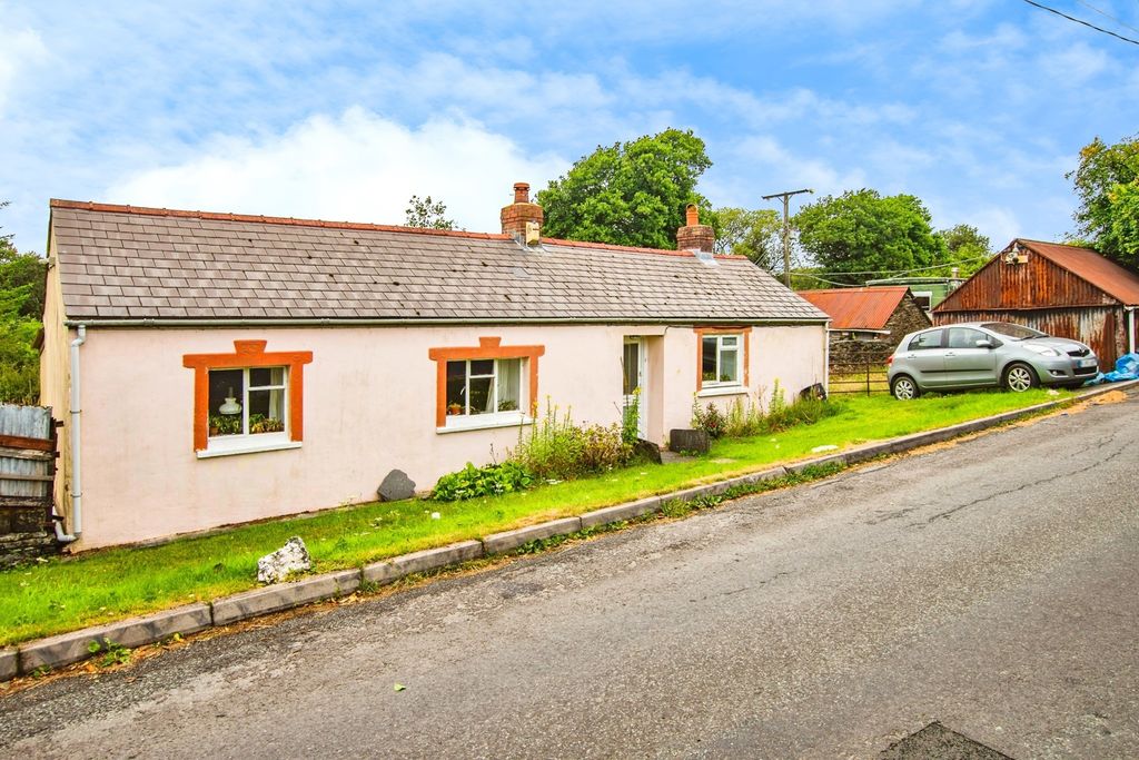 Property photo 2 of 19 Photo