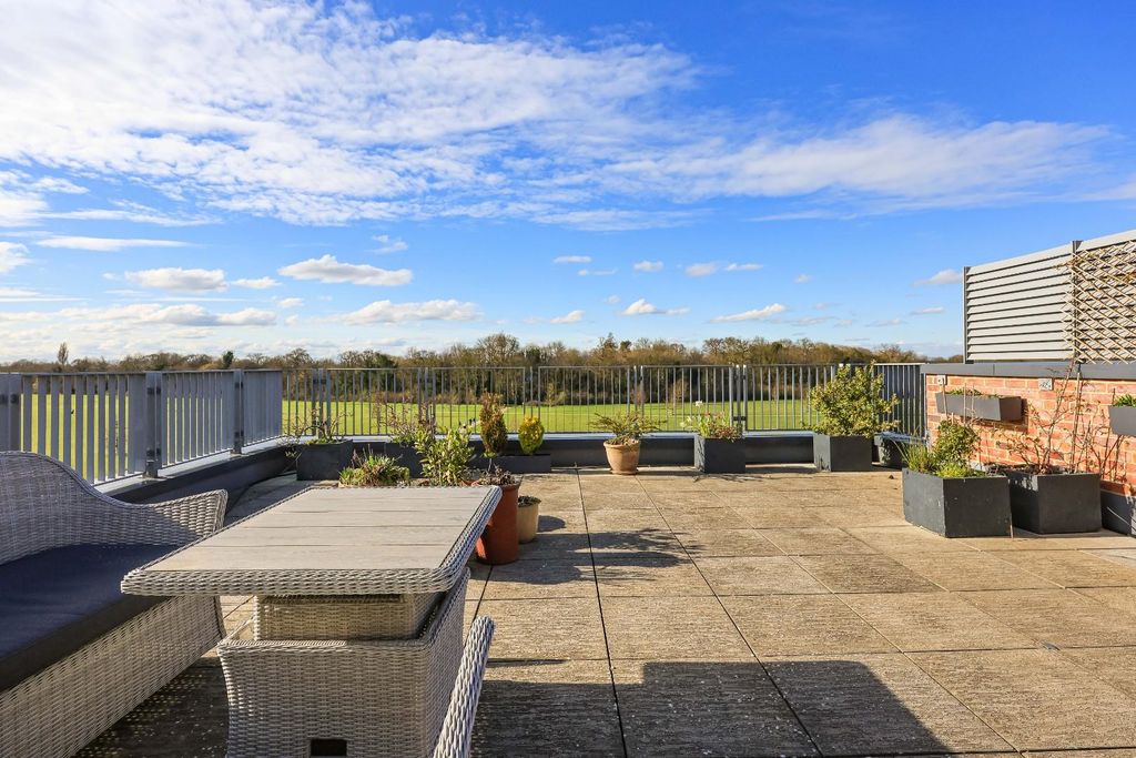 Property photo 3 of 22 Img (16) (1).Jpg