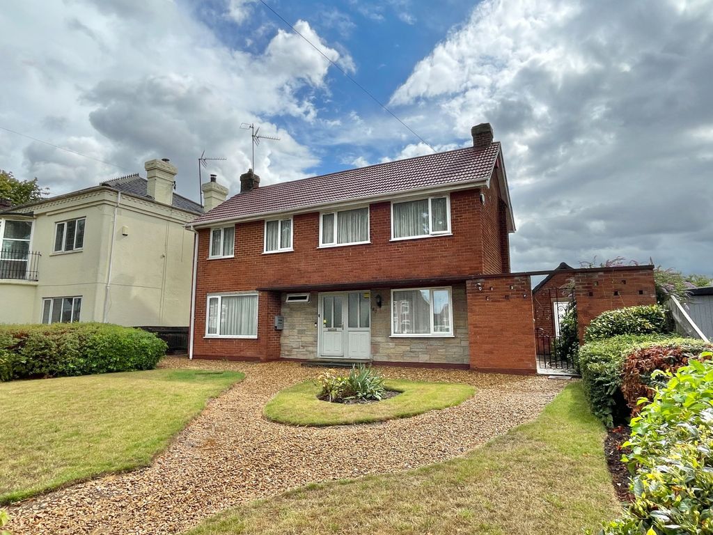 Property photo 1 of 28
