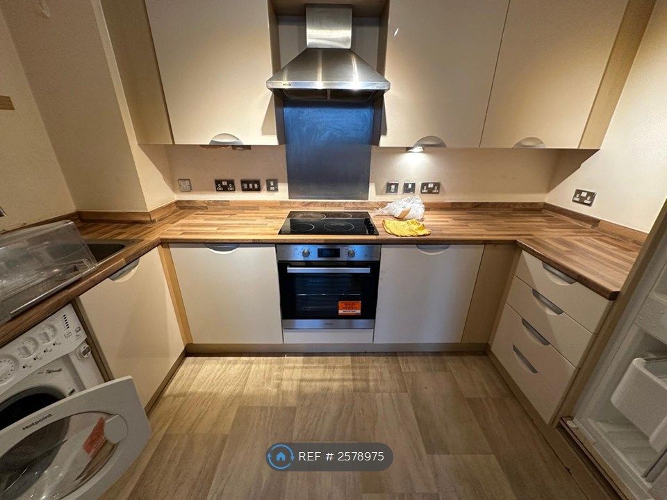 Property photo 1 of 9 Integrated Kitchen