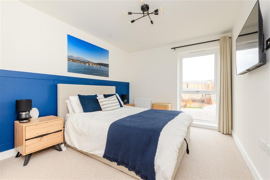 Property photo 2 of 11 Bedroom 1