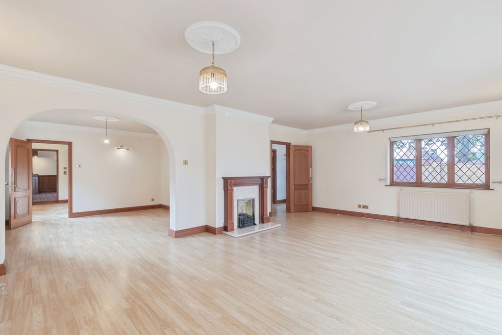 Property photo 2 of 19 2