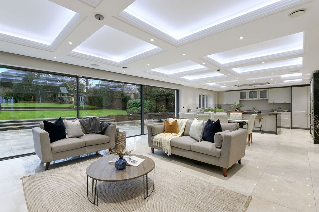 Property photo 3 of 40