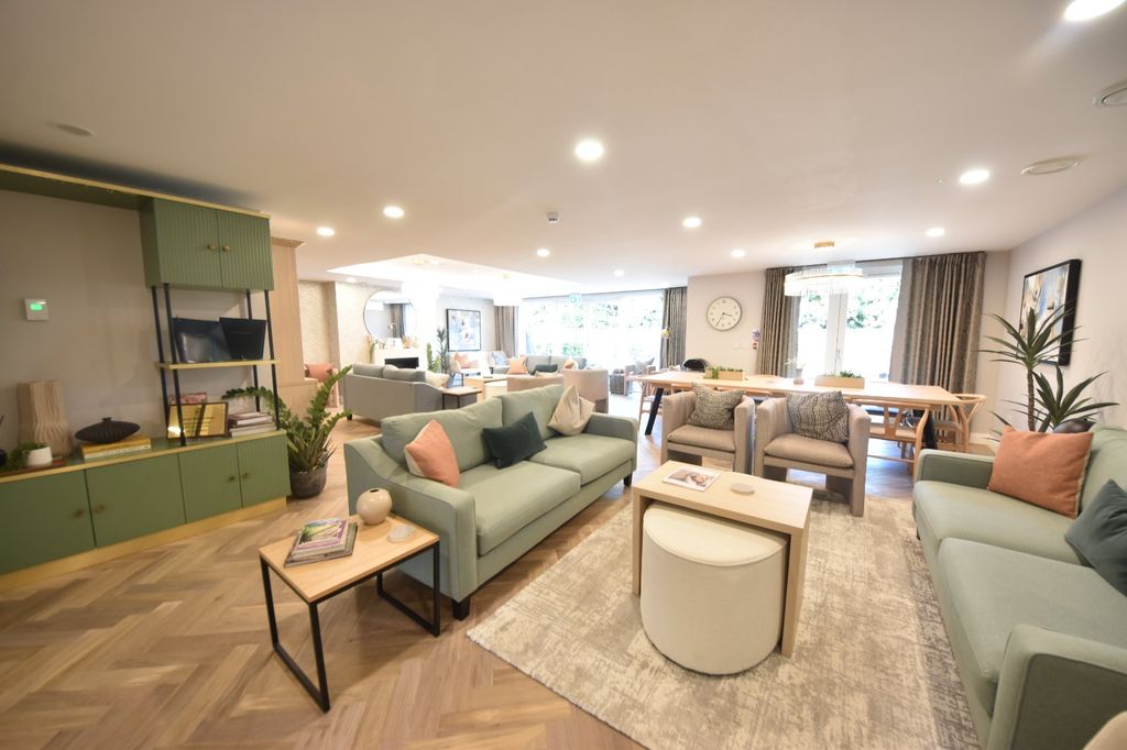 Property photo 1 of 16 Communal Living