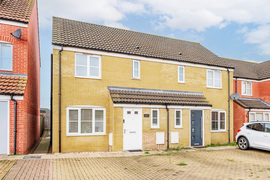 Property photo 1 of 18