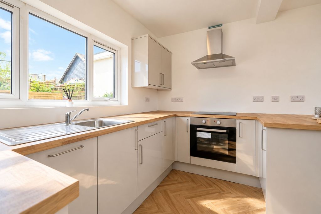 Property photo 3 of 22 Kitchen Diner