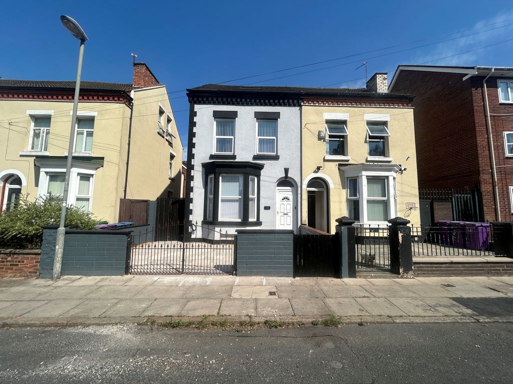 Property photo 1 of 18