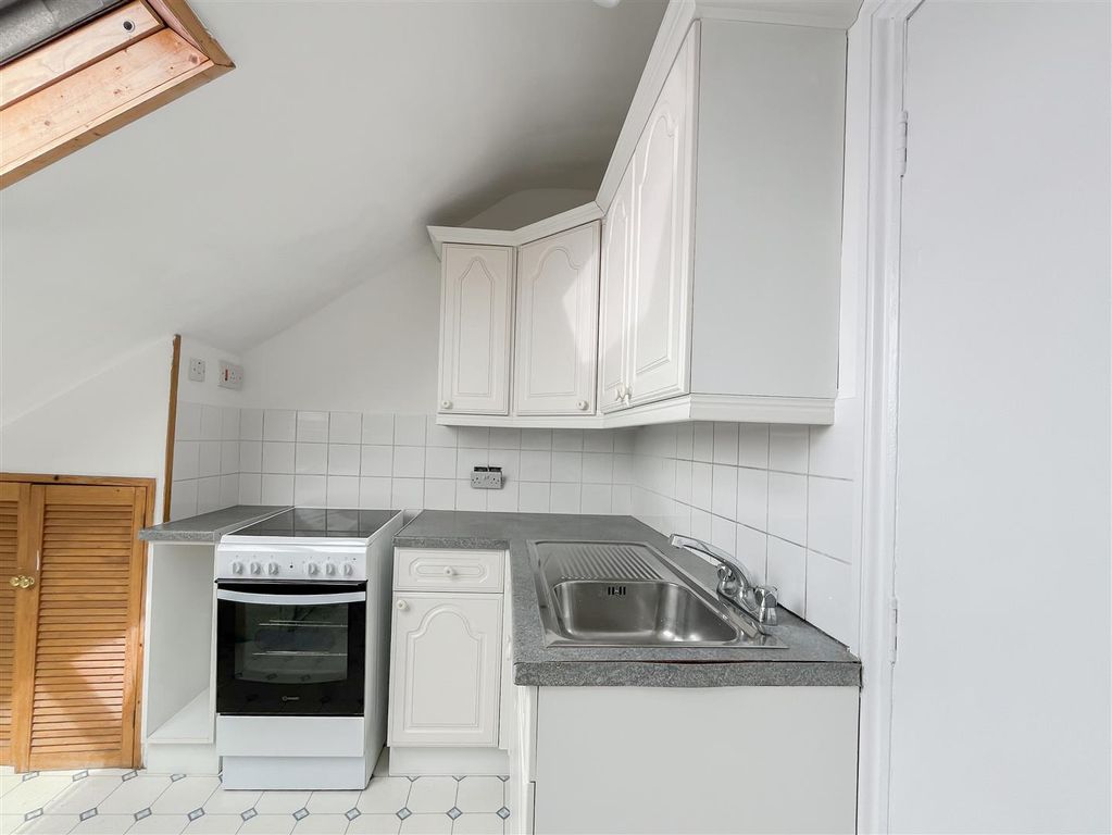 Property photo 2 of 16 Kitchen
