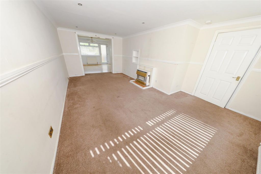 Property photo 2 of 15 B