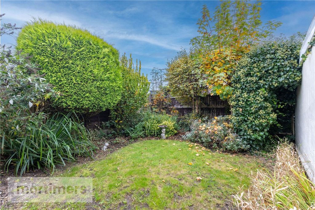 Property photo 3 of 19 Garden