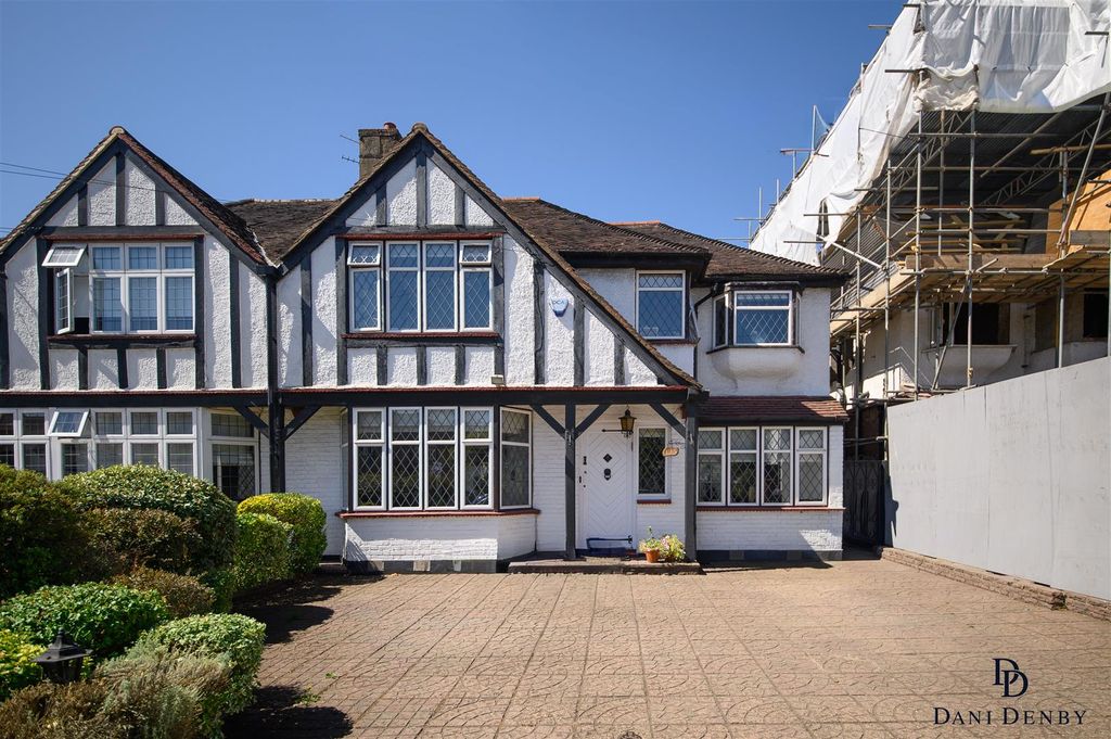 Property photo 1 of 19
