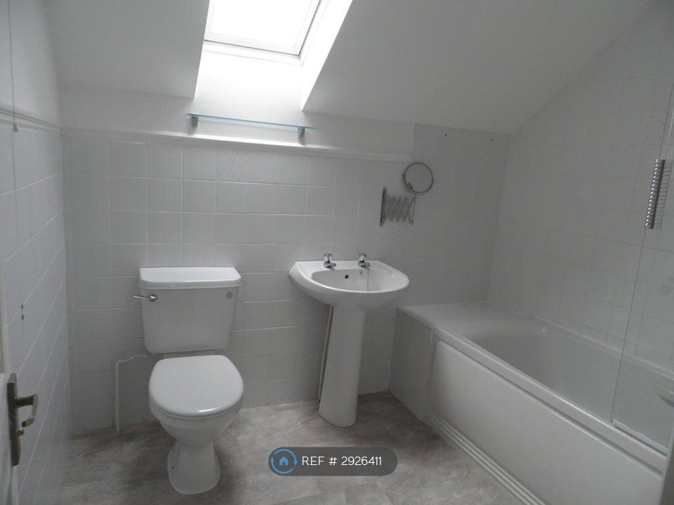 Property photo 3 of 4 Bathroom