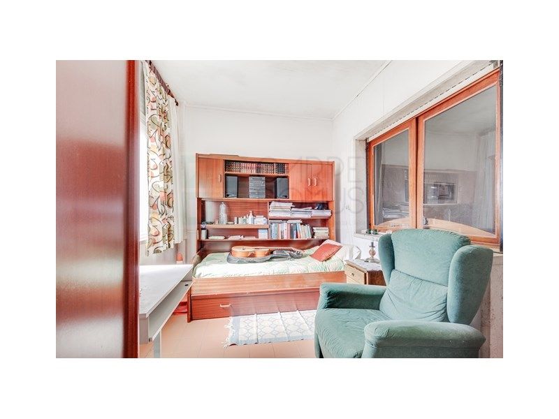 Property photo 3 of 33