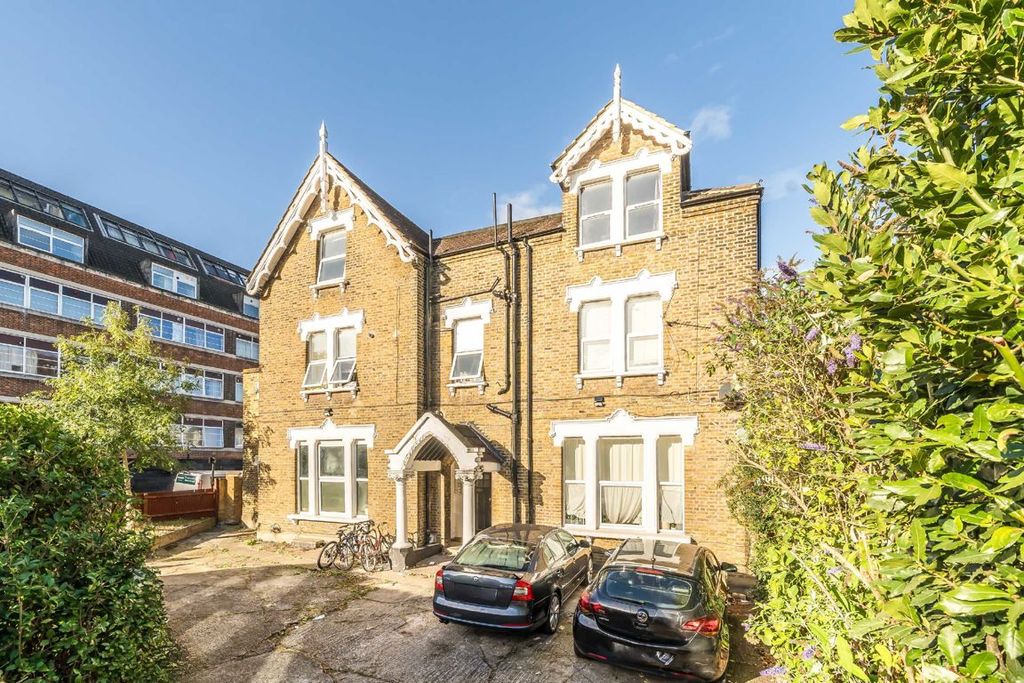 Property photo 2 of 8