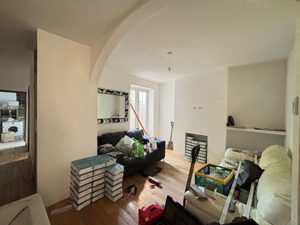 Property photo 3 of 7