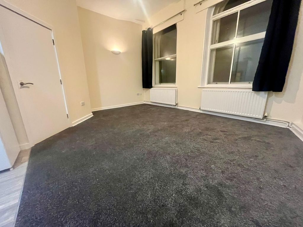 Property photo 2 of 6 Image