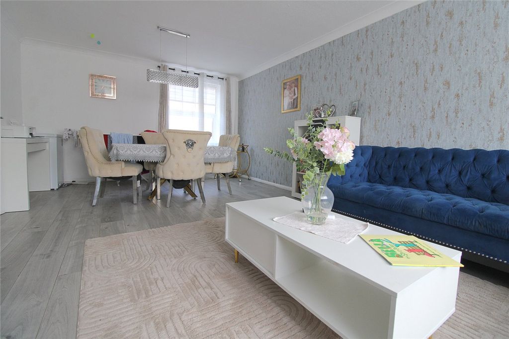 Property photo 3 of 11 Picture No. 06