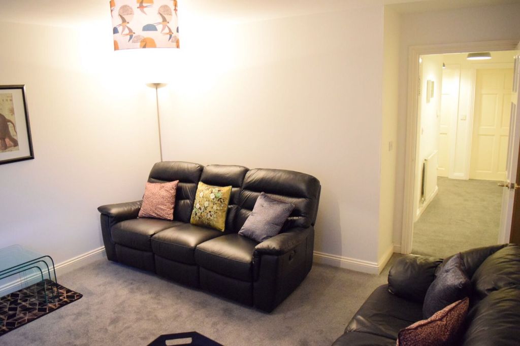Property photo 2 of 10