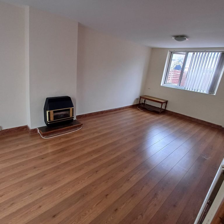 Property photo 3 of 18