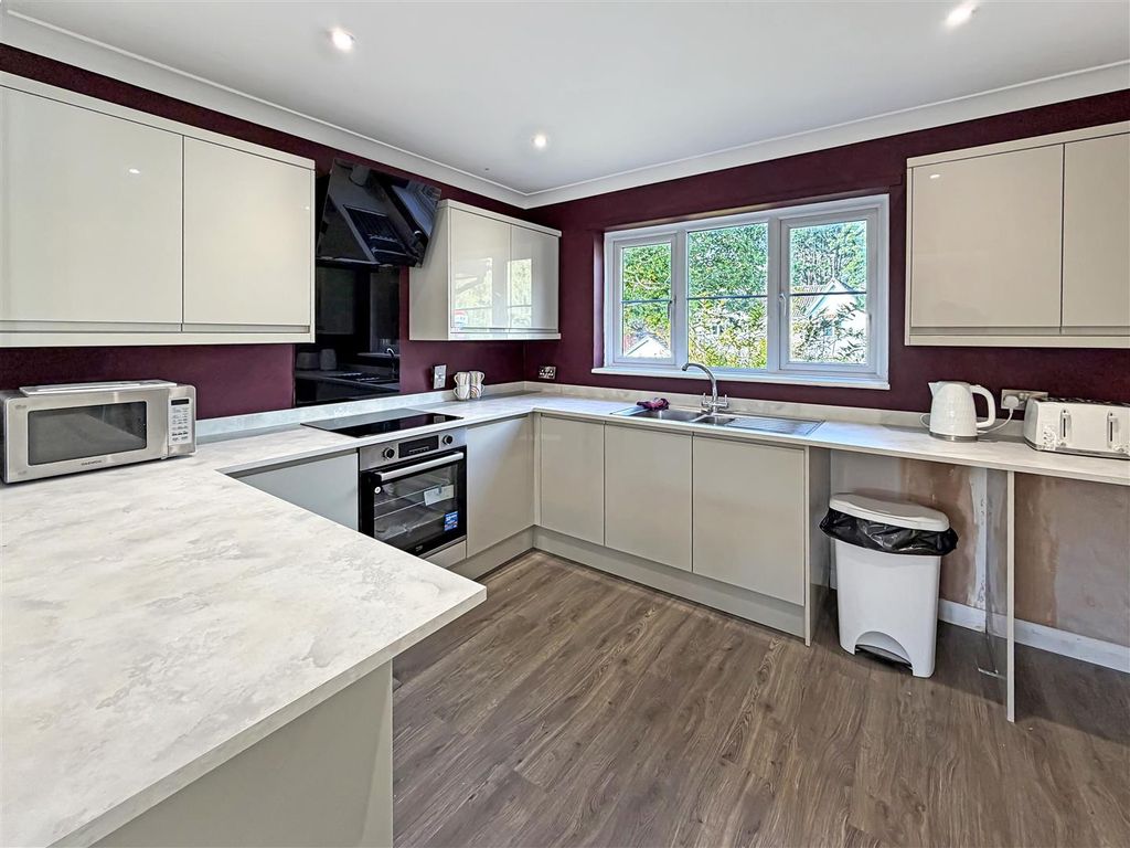 Property photo 3 of 11 Img_2096.Jpg