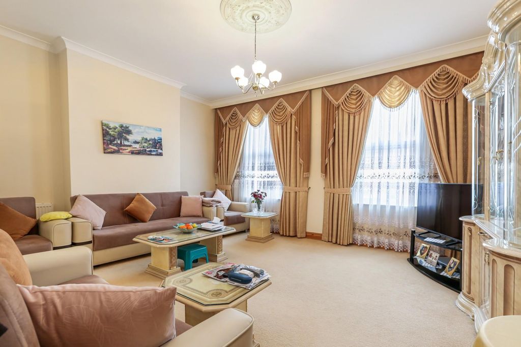 Property photo 1 of 9 Ach_6209 (1).Jpg