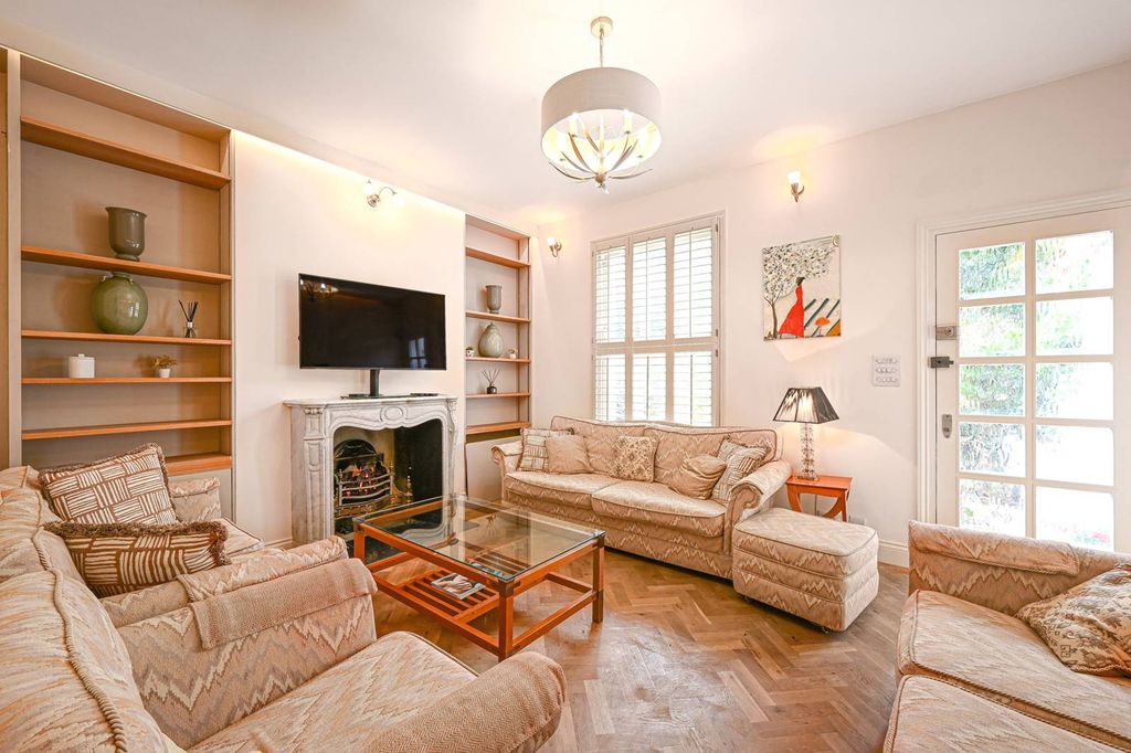Property photo 2 of 16