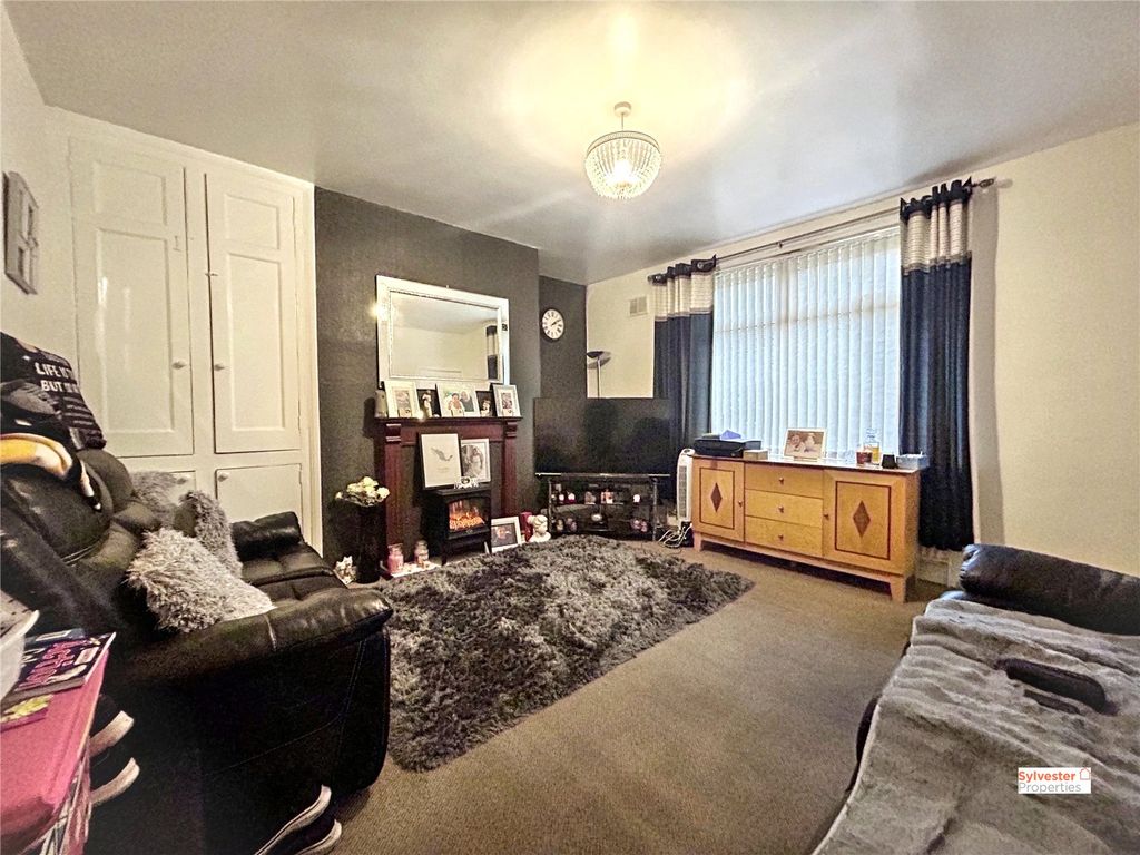 Property photo 3 of 8 Picture No. 16