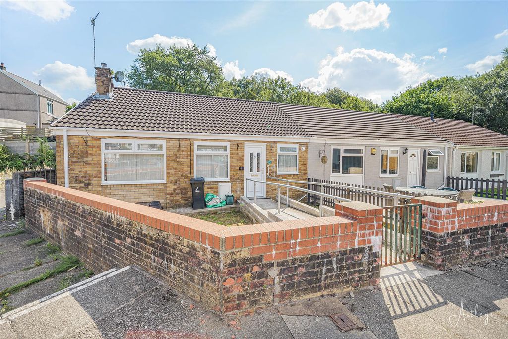 Property photo 1 of 15 Main Dwelling