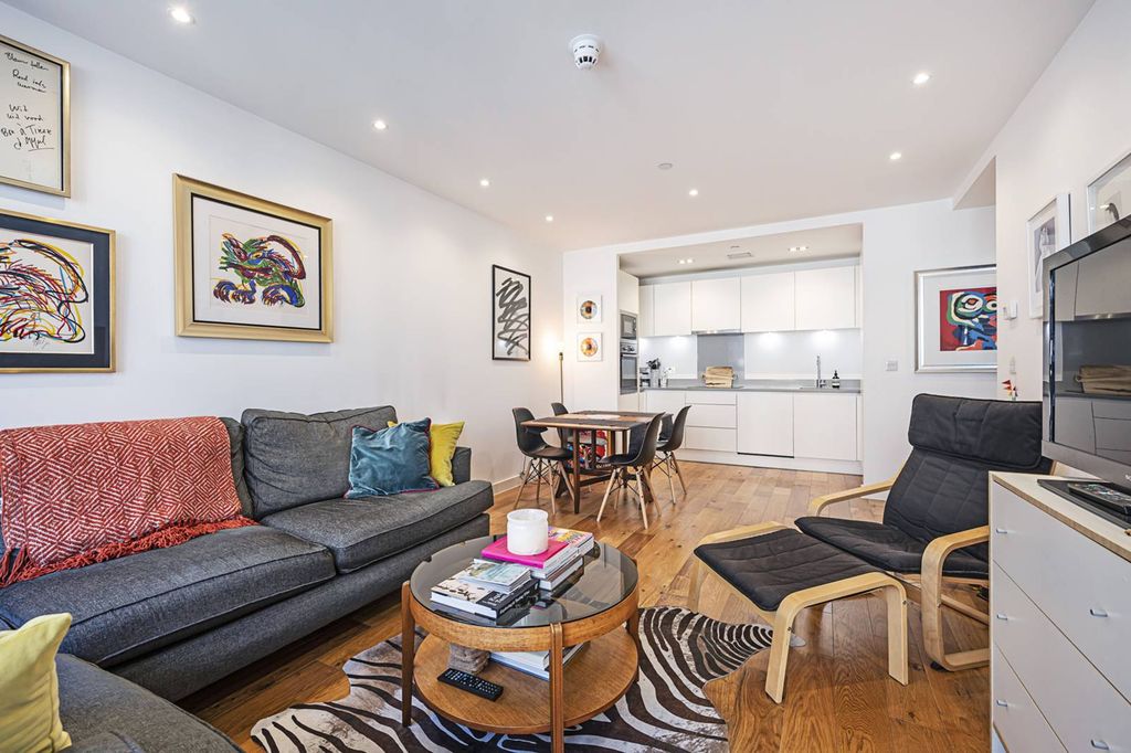 Property photo 2 of 12