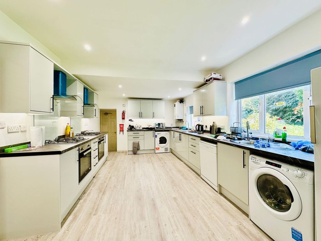 Property photo 1 of 35