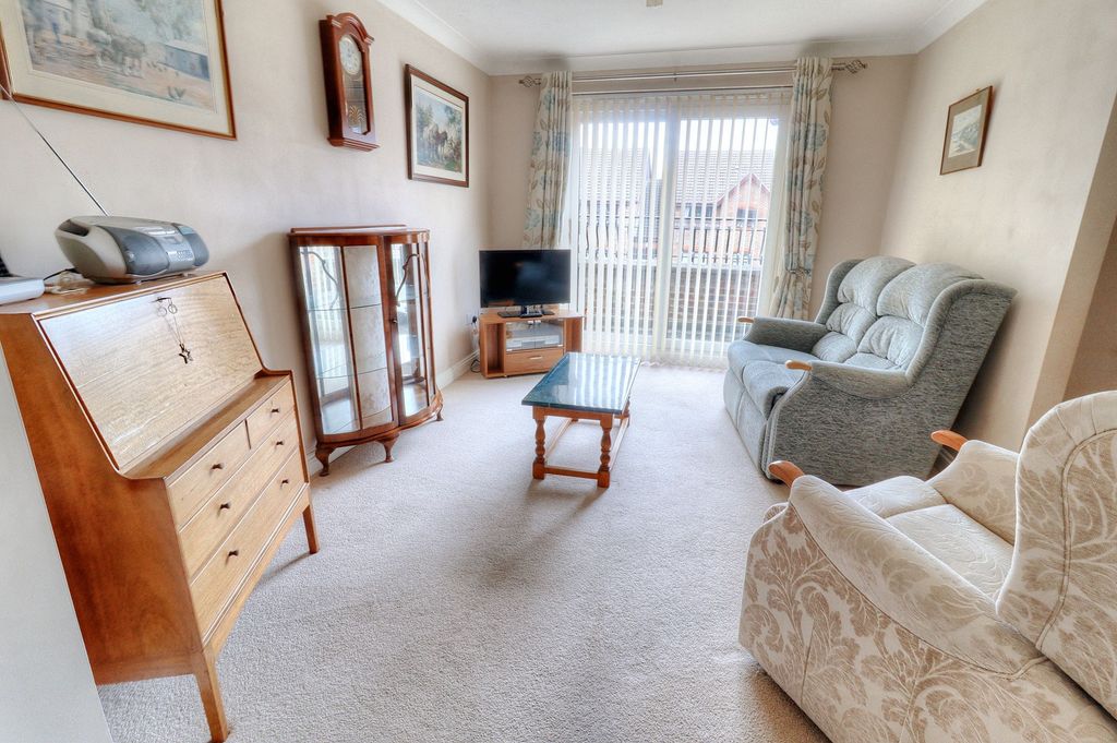 Property photo 2 of 8