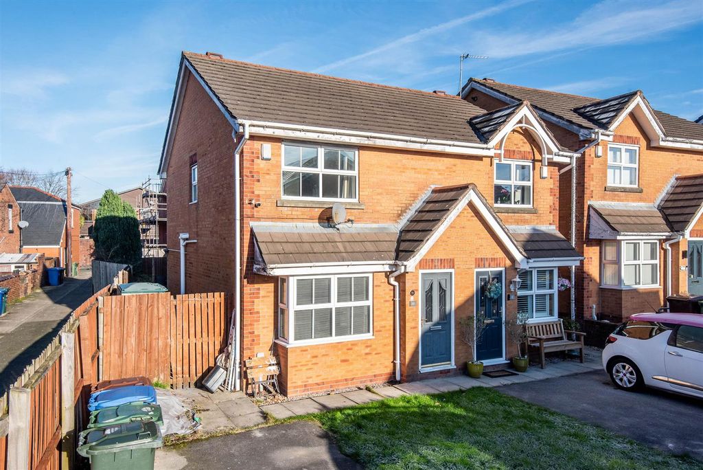 Property photo 1 of 16 Front External