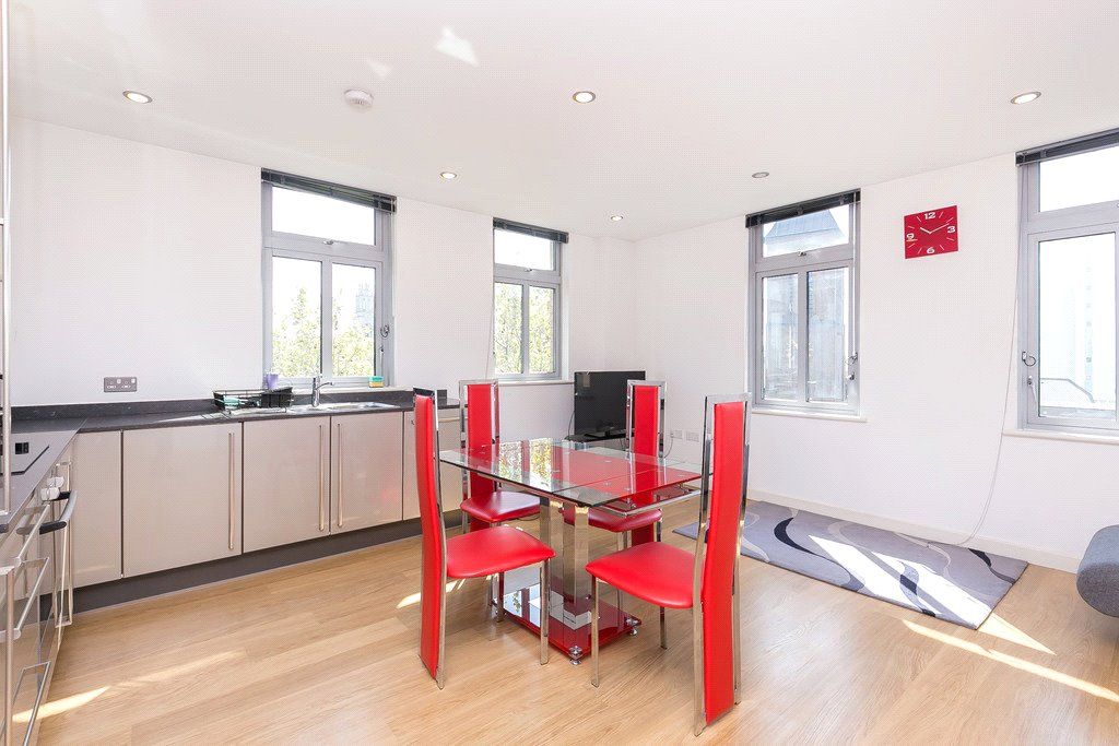 Property photo 2 of 10 Reception/Kitchen