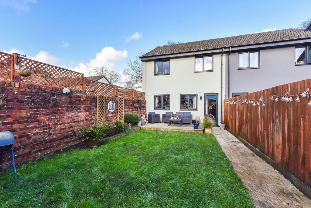 Property photo 2 of 21