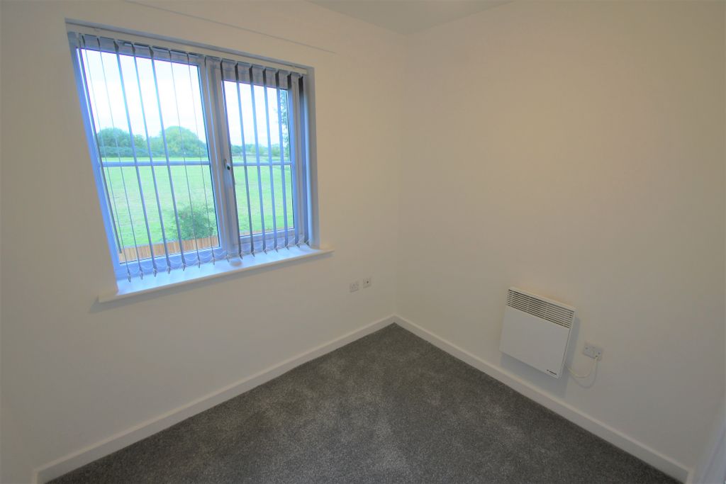 Property photo 3 of 7 Bedroom2