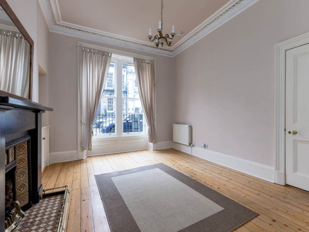 Property photo 3 of 17 66545_Danubest004