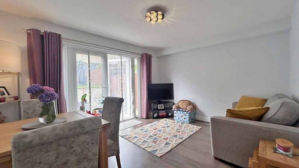 Property photo 3 of 19 19.Jpg